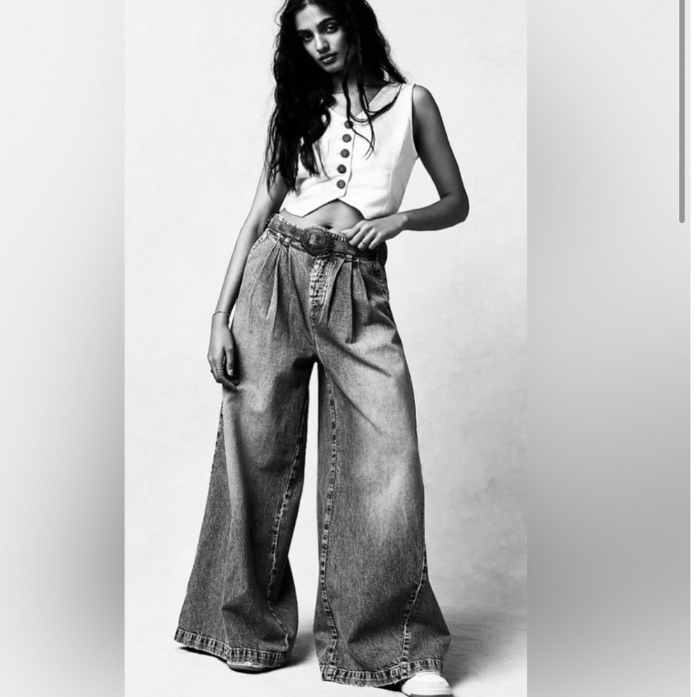 Free People We The Free Equinox Denim Trouser Jeans Black Wide Leg Pleated 27โ